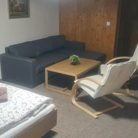 V Kopci Vendégház Kořenov