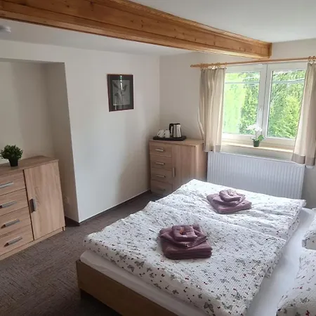 V Kopci Guest house Korenov